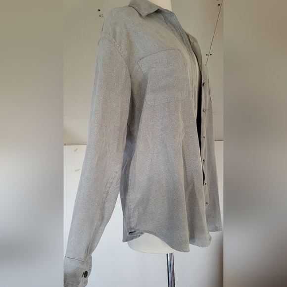 St. John's Bay Womens Grey Button-up Shirt Size L Missing Buttons - Picture 4 of 7